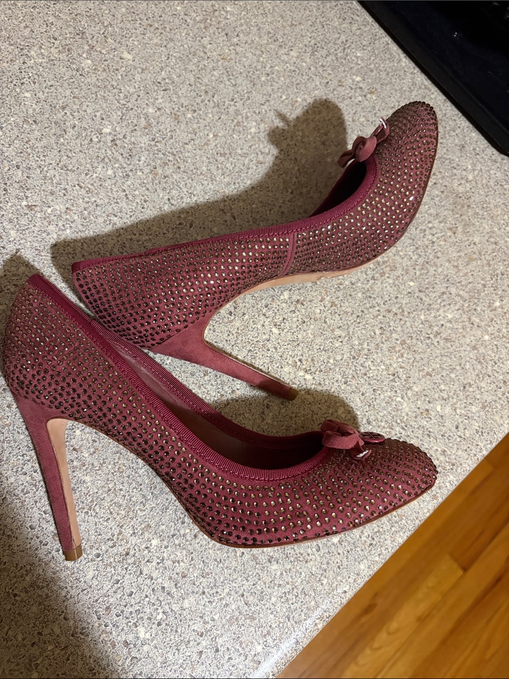 Tory Burch Burgundy Round Toe Crystal & Bow Four Inch High Heel Pumps - Size 8.5 - Picture 7 of 11